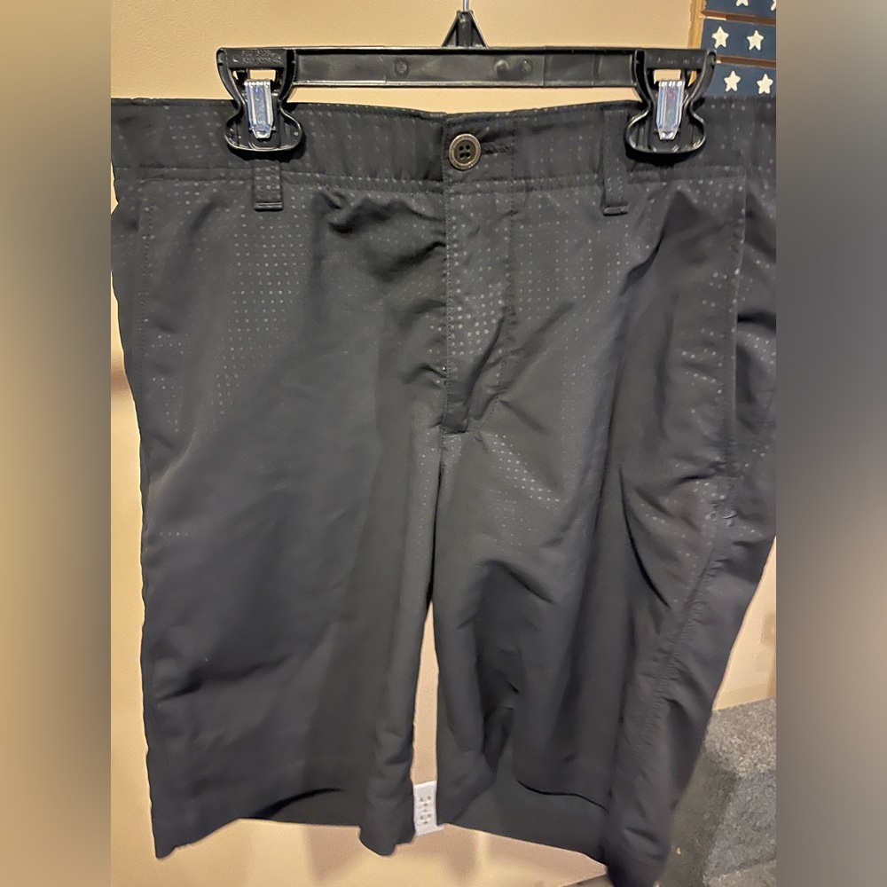 Under Armour Men's Dark Gray Flat Front Golf Shorts